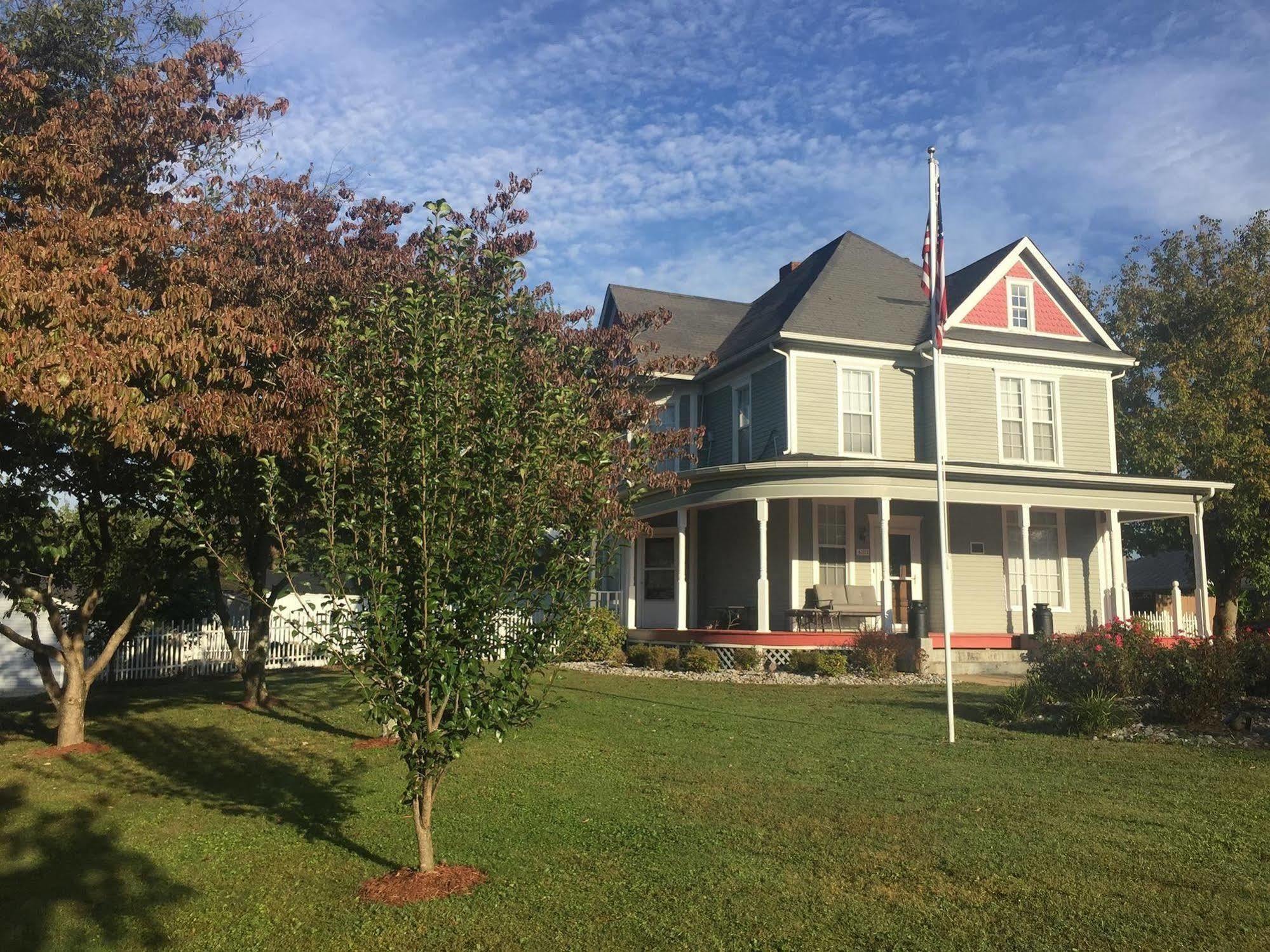 The Old Coe House Hotel Burkesville Esterno foto