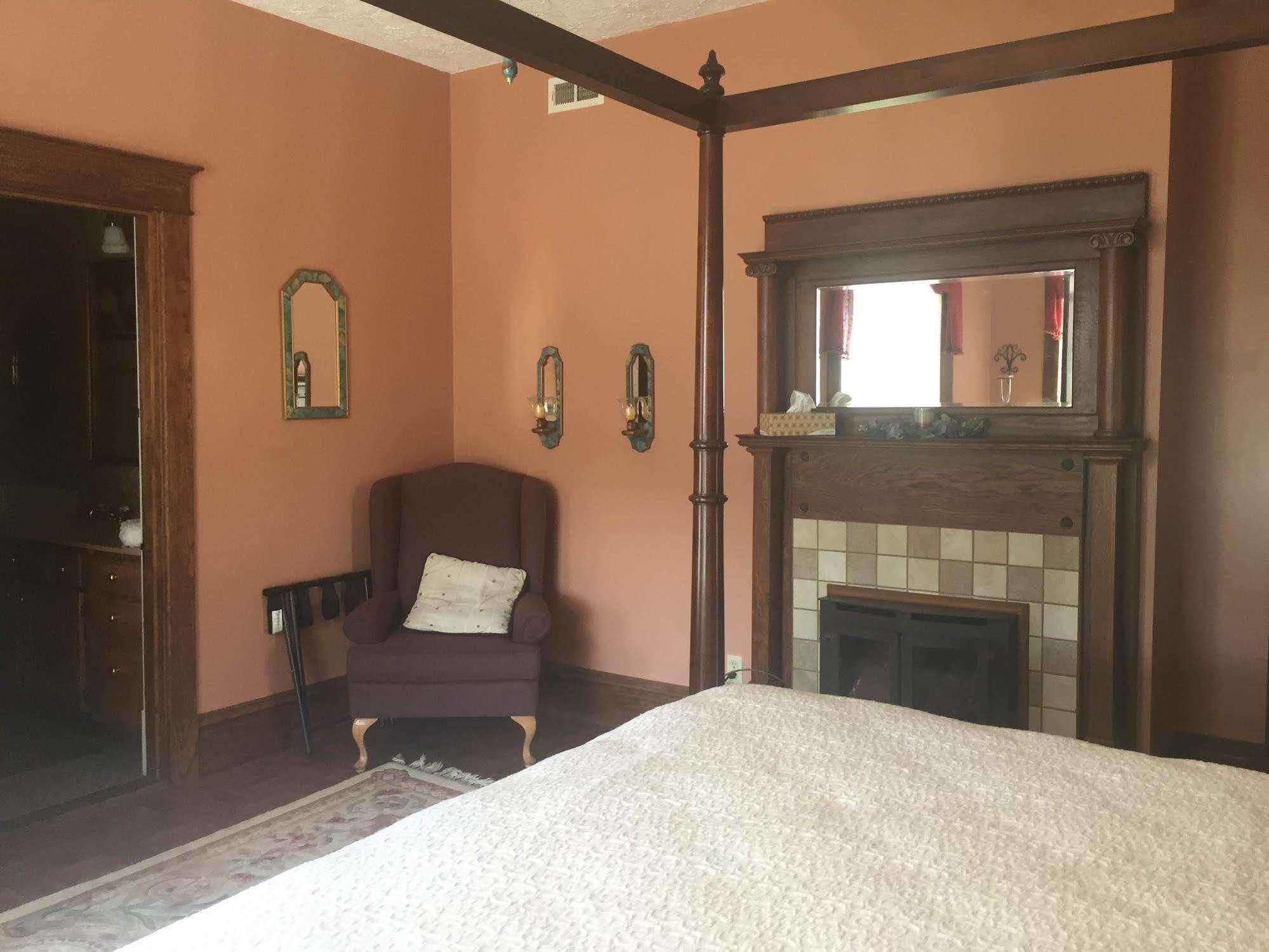The Old Coe House Hotel Burkesville Esterno foto